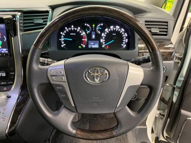 ヴェルファイア ２．４Ｚ　Ｇエディション　モデリスタエアロ　禁煙車　ＢＩＧ－Ｘ８型ナビＴＶ　フリップダウンモニター　バックカメラ　両側電動ドア　電動バックドア　ＨＩＤヘッド　純正１８インチＡＷ　前中列パワーシート　クルーズコントロール　ＥＴＣ（11枚目）