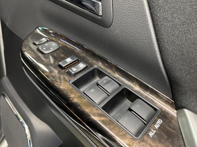 ヴェルファイア ２．４Ｚ　Ｇエディション　モデリスタエアロ　禁煙車　ＢＩＧ－Ｘ８型ナビＴＶ　フリップダウンモニター　バックカメラ　両側電動ドア　電動バックドア　ＨＩＤヘッド　純正１８インチＡＷ　前中列パワーシート　クルーズコントロール　ＥＴＣ（56枚目）
