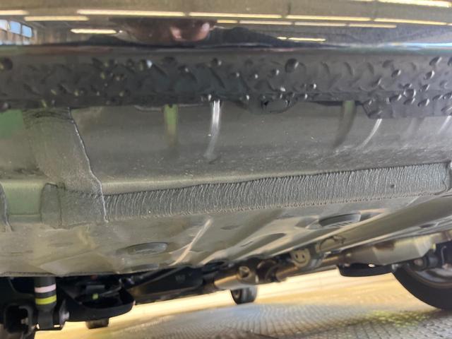 ノア ハイブリッドＳ－Ｚ　快適利便ＰＫＧ　禁煙車　純正１０．５型ナビＴＶ　純正１４型後席モニター　セーフティセンス　電動バックドア　バックカメラ　ブラインドスポットモニタ　前中列シートヒーター　後席オートエアコン（23枚目）