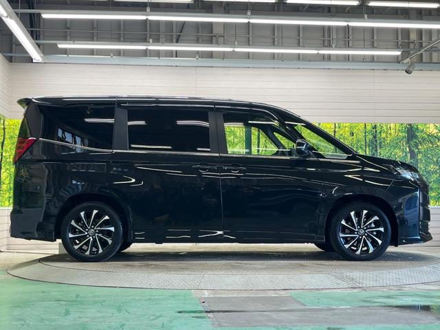ノア ハイブリッドＳ－Ｚ　快適利便ＰＫＧ　禁煙車　純正１０．５型ナビＴＶ　純正１４型後席モニター　セーフティセンス　電動バックドア　バックカメラ　ブラインドスポットモニタ　前中列シートヒーター　後席オートエアコン（26枚目）