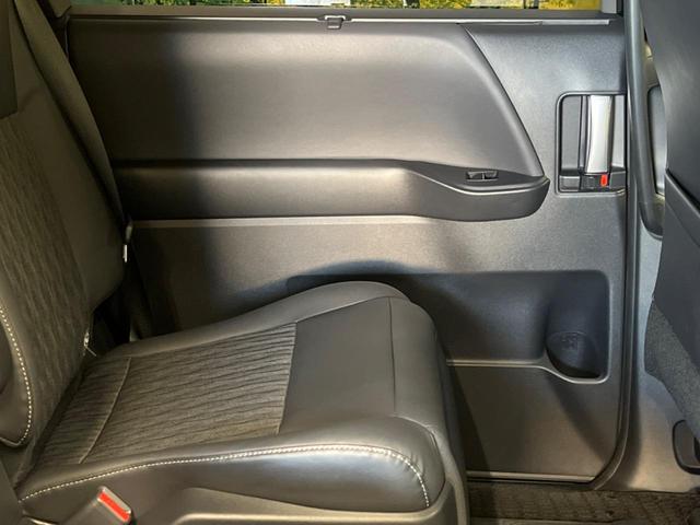 ノア ハイブリッドＳ－Ｚ　快適利便ＰＫＧ　禁煙車　純正１０．５型ナビＴＶ　純正１４型後席モニター　セーフティセンス　電動バックドア　バックカメラ　ブラインドスポットモニタ　前中列シートヒーター　後席オートエアコン（36枚目）