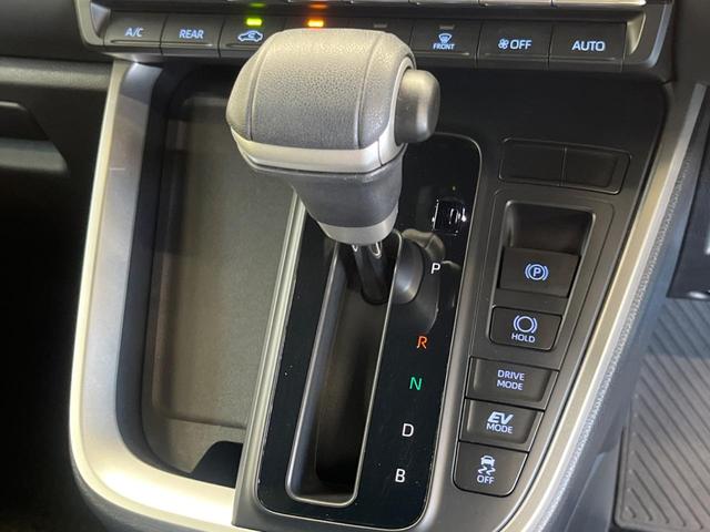 ノア ハイブリッドＳ－Ｚ　快適利便ＰＫＧ　禁煙車　純正１０．５型ナビＴＶ　純正１４型後席モニター　セーフティセンス　電動バックドア　バックカメラ　ブラインドスポットモニタ　前中列シートヒーター　後席オートエアコン（52枚目）