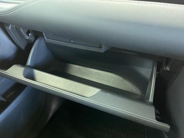 ノア ハイブリッドＳ－Ｚ　快適利便ＰＫＧ　禁煙車　純正１０．５型ナビＴＶ　純正１４型後席モニター　セーフティセンス　電動バックドア　バックカメラ　ブラインドスポットモニタ　前中列シートヒーター　後席オートエアコン（53枚目）