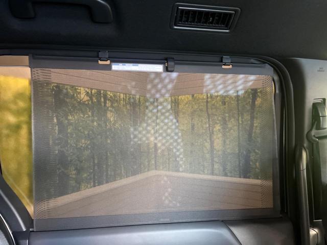 ノア ハイブリッドＳ－Ｚ　快適利便ＰＫＧ　禁煙車　純正１０．５型ナビＴＶ　純正１４型後席モニター　セーフティセンス　電動バックドア　バックカメラ　ブラインドスポットモニタ　前中列シートヒーター　後席オートエアコン（56枚目）