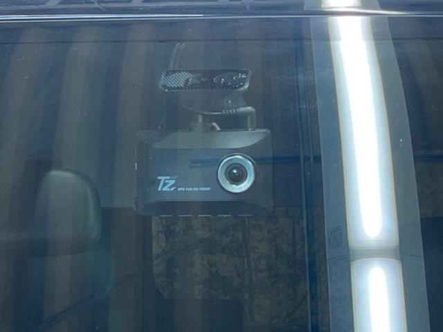 ノア ハイブリッドＳ－Ｚ　快適利便ＰＫＧ　禁煙車　純正１０．５型ナビＴＶ　純正１４型後席モニター　セーフティセンス　電動バックドア　バックカメラ　ブラインドスポットモニタ　前中列シートヒーター　後席オートエアコン（61枚目）