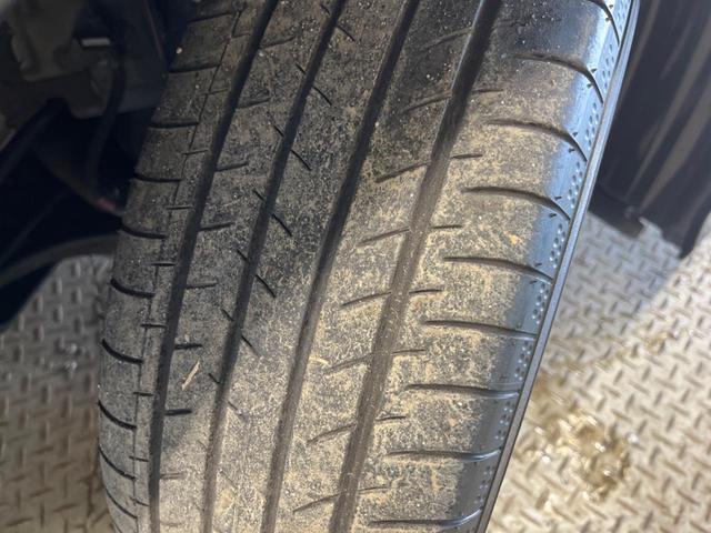 ノア ハイブリッドＳ－Ｚ　快適利便ＰＫＧ　禁煙車　純正１０．５型ナビＴＶ　純正１４型後席モニター　セーフティセンス　電動バックドア　バックカメラ　ブラインドスポットモニタ　前中列シートヒーター　後席オートエアコン（63枚目）