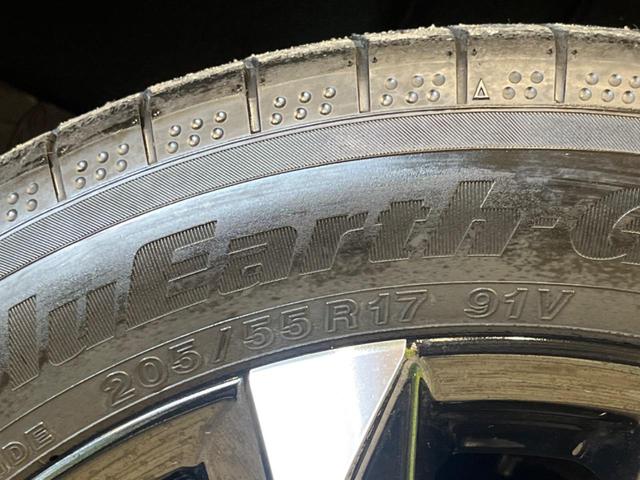 ノア ハイブリッドＳ－Ｚ　快適利便ＰＫＧ　禁煙車　純正１０．５型ナビＴＶ　純正１４型後席モニター　セーフティセンス　電動バックドア　バックカメラ　ブラインドスポットモニタ　前中列シートヒーター　後席オートエアコン（68枚目）