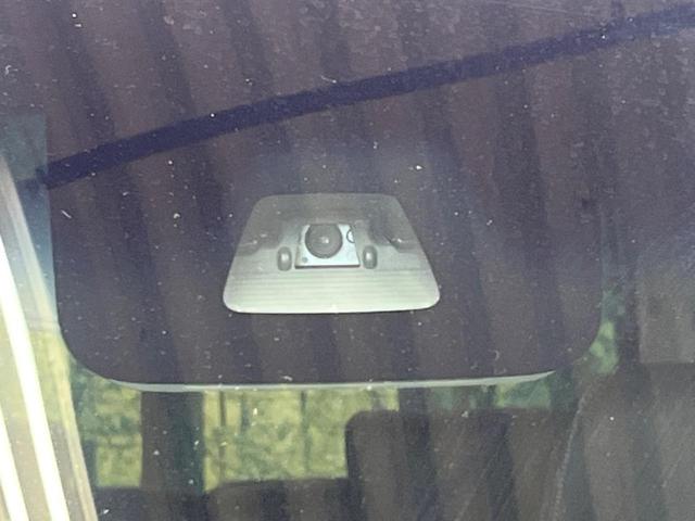 タント カスタムＸ　トップエディションＳＡＩＩ　禁煙車　純正ナビフルセグ　バックカメラ　電動スライドドア　衝突被害軽減　ＬＥＤヘッド　純正１４インチＡＷ　半革シート　Ｂｌｕｅｔｏｏｔｈ　スマートキー　オートエアコン　後席サンシェード　ＤＶＤ再生（3枚目）