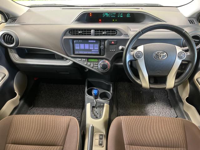 アクア Ｇ　スマートエントリーＰＫＧ　禁煙車　純正ナビフルセグ　バックカメラ　スマートキー　純正ＯＰ１５インチＡＷ　ＥＴＣ　Ｂｌｕｅｔｏｏｔｈ　オートライト　フロントフォグランプ　６スピーカー　ＤＶＤ再生（2枚目）