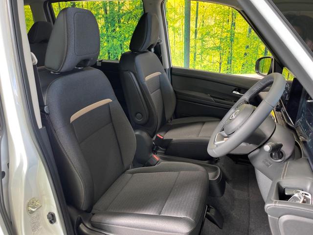 セレナ ｅ－パワー　ハイウェイスターＶ　登録済未使用車　２トーンカラー　１２．３型コネクトナビＴＶ　アラウンドビューモニタ　両側ハンズフリー電動ドア　衝突軽減　ナビリンクプロパイロット　ＥＴＣ２．０　後側方車両検知警告　後席オートエアコン（10枚目）