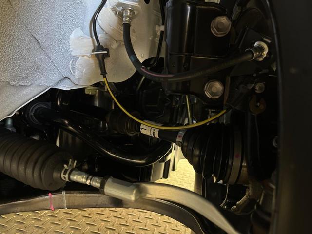 セレナ ｅ－パワー　ハイウェイスターＶ　登録済未使用車　２トーンカラー　１２．３型コネクトナビＴＶ　アラウンドビューモニタ　両側ハンズフリー電動ドア　衝突軽減　ナビリンクプロパイロット　ＥＴＣ２．０　後側方車両検知警告　後席オートエアコン（21枚目）