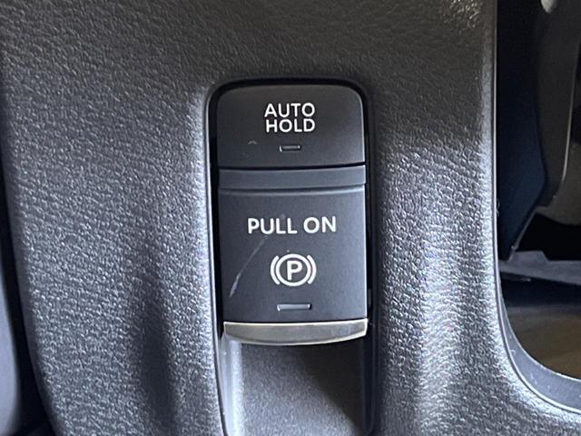 セレナ ｅ－パワー　ハイウェイスターＶ　登録済未使用車　２トーンカラー　１２．３型コネクトナビＴＶ　アラウンドビューモニタ　両側ハンズフリー電動ドア　衝突軽減　ナビリンクプロパイロット　ＥＴＣ２．０　後側方車両検知警告　後席オートエアコン（27枚目）