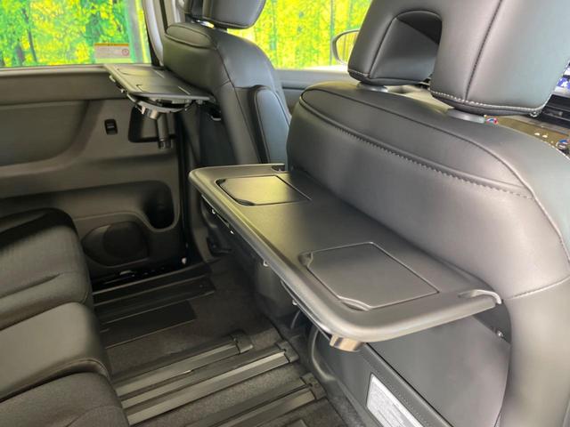 セレナ ｅ－パワー　ハイウェイスターＶ　登録済未使用車　２トーンカラー　１２．３型コネクトナビＴＶ　アラウンドビューモニタ　両側ハンズフリー電動ドア　衝突軽減　ナビリンクプロパイロット　ＥＴＣ２．０　後側方車両検知警告　後席オートエアコン（33枚目）