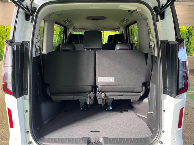 セレナ ｅ－パワー　ハイウェイスターＶ　登録済未使用車　２トーンカラー　１２．３型コネクトナビＴＶ　アラウンドビューモニタ　両側ハンズフリー電動ドア　衝突軽減　ナビリンクプロパイロット　ＥＴＣ２．０　後側方車両検知警告　後席オートエアコン（41枚目）