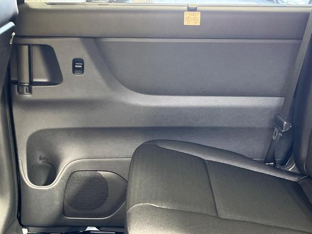 セレナ ｅ－パワー　ハイウェイスターＶ　登録済未使用車　２トーンカラー　１２．３型コネクトナビＴＶ　アラウンドビューモニタ　両側ハンズフリー電動ドア　衝突軽減　ナビリンクプロパイロット　ＥＴＣ２．０　後側方車両検知警告　後席オートエアコン（49枚目）