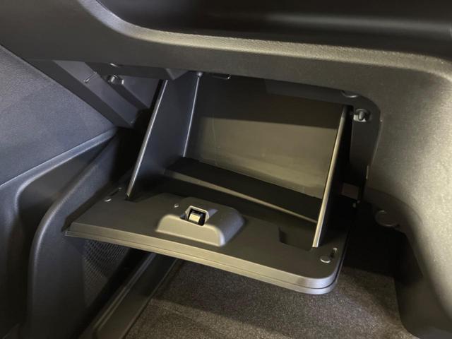 セレナ ｅ－パワー　ハイウェイスターＶ　登録済未使用車　２トーンカラー　１２．３型コネクトナビＴＶ　アラウンドビューモニタ　両側ハンズフリー電動ドア　衝突軽減　ナビリンクプロパイロット　ＥＴＣ２．０　後側方車両検知警告　後席オートエアコン（54枚目）