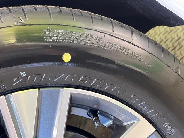 セレナ ｅ－パワー　ハイウェイスターＶ　登録済未使用車　２トーンカラー　１２．３型コネクトナビＴＶ　アラウンドビューモニタ　両側ハンズフリー電動ドア　衝突軽減　ナビリンクプロパイロット　ＥＴＣ２．０　後側方車両検知警告　後席オートエアコン（68枚目）