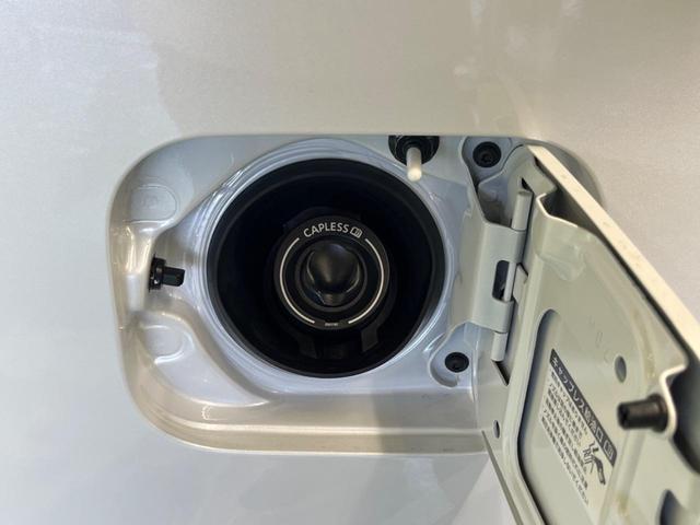 セレナ ｅ－パワー　ハイウェイスターＶ　登録済未使用車　２トーンカラー　１２．３型コネクトナビＴＶ　アラウンドビューモニタ　両側ハンズフリー電動ドア　衝突軽減　ナビリンクプロパイロット　ＥＴＣ２．０　後側方車両検知警告　後席オートエアコン（69枚目）