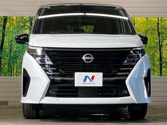 セレナ ｅ－パワー　ハイウェイスターＶ　登録済未使用車　２トーンカラー　１２．３型コネクトナビＴＶ　アラウンドビューモニタ　両側ハンズフリー電動ドア　衝突軽減　ナビリンクプロパイロット　ＥＴＣ２．０　後側方車両検知警告　後席オートエアコン（15枚目）