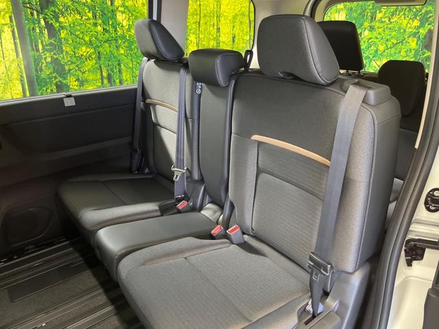 セレナ ｅ－パワー　ハイウェイスターＶ　登録済未使用車　２トーンカラー　１２．３型コネクトナビＴＶ　アラウンドビューモニタ　両側ハンズフリー電動ドア　衝突軽減　ナビリンクプロパイロット　ＥＴＣ２．０　後側方車両検知警告　後席オートエアコン（35枚目）