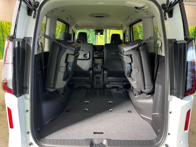 セレナ ｅ－パワー　ハイウェイスターＶ　登録済未使用車　２トーンカラー　１２．３型コネクトナビＴＶ　アラウンドビューモニタ　両側ハンズフリー電動ドア　衝突軽減　ナビリンクプロパイロット　ＥＴＣ２．０　後側方車両検知警告　後席オートエアコン（42枚目）