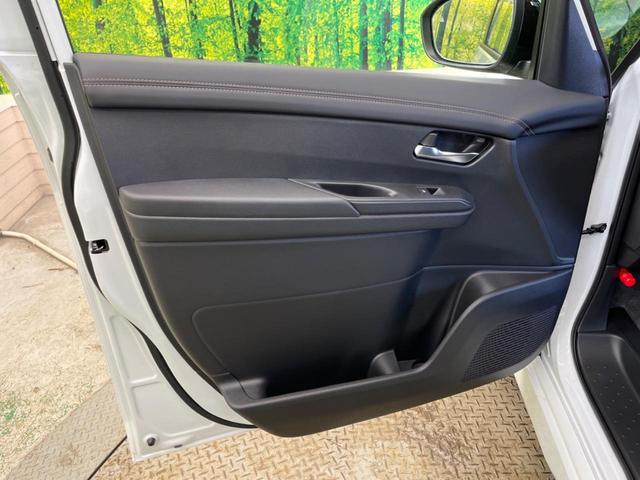 セレナ ｅ－パワー　ハイウェイスターＶ　登録済未使用車　２トーンカラー　１２．３型コネクトナビＴＶ　アラウンドビューモニタ　両側ハンズフリー電動ドア　衝突軽減　ナビリンクプロパイロット　ＥＴＣ２．０　後側方車両検知警告　後席オートエアコン（48枚目）