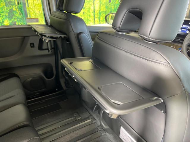 セレナ ｅ－パワー　ハイウェイスターＶ　登録済未使用車　２トーンカラー　１２．３型コネクトナビＴＶ　アラウンドビューモニタ　両側ハンズフリー電動ドア　衝突軽減　ナビリンクプロパイロット　ＥＴＣ２．０　後側方車両検知警告　後席オートエアコン（53枚目）