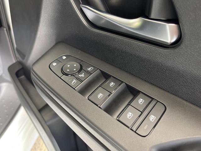 セレナ ｅ－パワー　ハイウェイスターＶ　登録済未使用車　２トーンカラー　１２．３型コネクトナビＴＶ　アラウンドビューモニタ　両側ハンズフリー電動ドア　衝突軽減　ナビリンクプロパイロット　ＥＴＣ２．０　後側方車両検知警告　後席オートエアコン（54枚目）