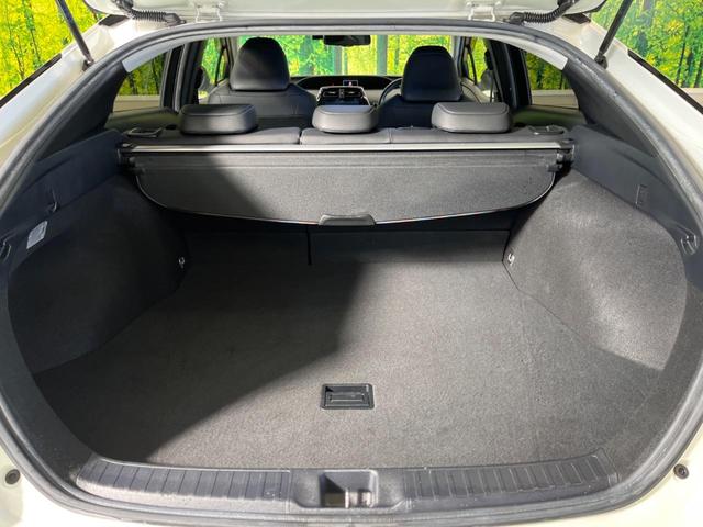 プリウス Ａツーリングセレクション　禁煙車　ＢＩＧ－Ｘ９型ナビＴＶ　バックカメラ　セーフティセンス　レーダークルーズ　ブラインドスポットモニタ　インテリジェントクリアランスソナー　黒合皮シート（11枚目）