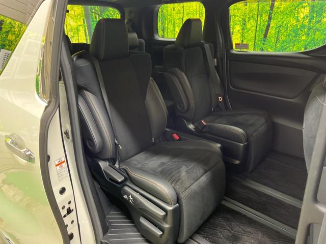 アルファード ２．５Ｓ　タイプゴールド　禁煙車　純正９型ナビＴＶ　純正１２．１型後席モニター　三眼ＬＥＤ　バックカメラ　セーフティセンス　インテリジェントクリアランスソナー　両側電動ドア　電動バックドア　半革シート　ウッドコンビステアリング（10枚目）