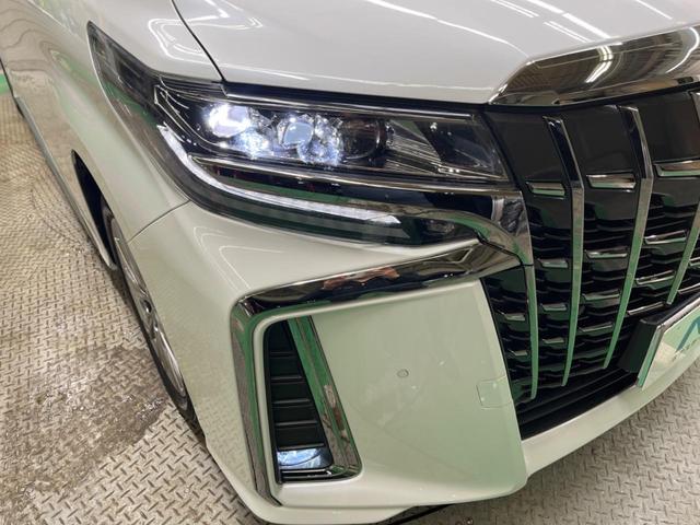 アルファード ２．５Ｓ　タイプゴールド　禁煙車　純正９型ナビＴＶ　純正１２．１型後席モニター　三眼ＬＥＤ　バックカメラ　セーフティセンス　インテリジェントクリアランスソナー　両側電動ドア　電動バックドア　半革シート　ウッドコンビステアリング（12枚目）