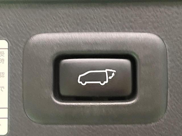 アルファード ２．５Ｓ　タイプゴールド　禁煙車　純正９型ナビＴＶ　純正１２．１型後席モニター　三眼ＬＥＤ　バックカメラ　セーフティセンス　インテリジェントクリアランスソナー　両側電動ドア　電動バックドア　半革シート　ウッドコンビステアリング（30枚目）