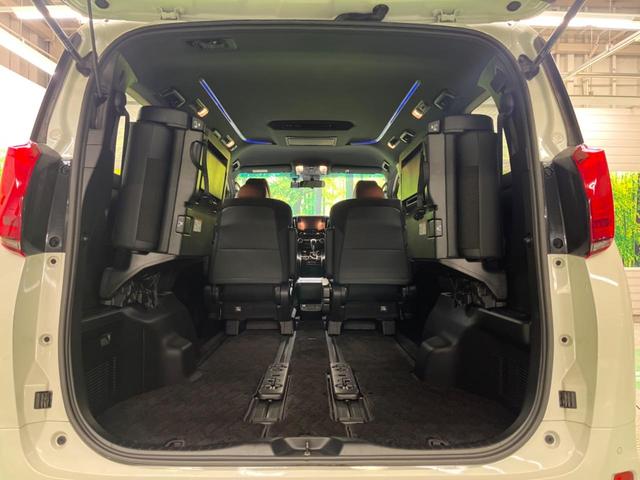 アルファード ２．５Ｓ　タイプゴールド　禁煙車　純正９型ナビＴＶ　純正１２．１型後席モニター　三眼ＬＥＤ　バックカメラ　セーフティセンス　インテリジェントクリアランスソナー　両側電動ドア　電動バックドア　半革シート　ウッドコンビステアリング（40枚目）