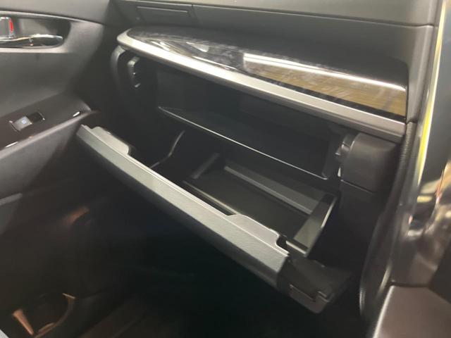 アルファード ２．５Ｓ　タイプゴールド　禁煙車　純正９型ナビＴＶ　純正１２．１型後席モニター　三眼ＬＥＤ　バックカメラ　セーフティセンス　インテリジェントクリアランスソナー　両側電動ドア　電動バックドア　半革シート　ウッドコンビステアリング（50枚目）