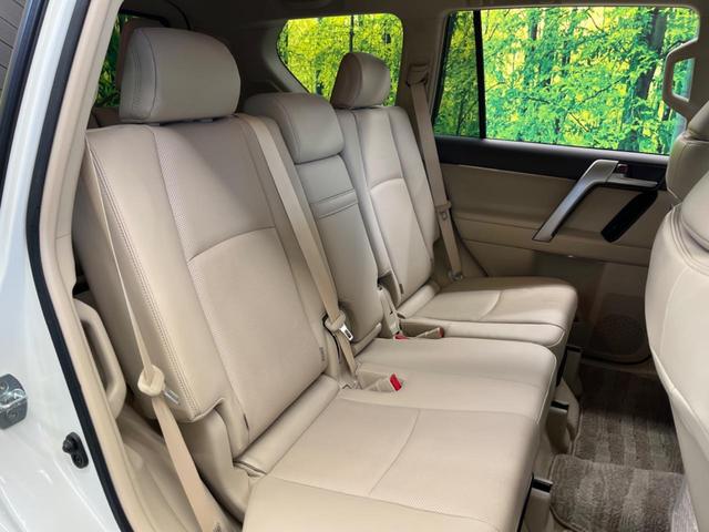 ランドクルーザープラド ＴＸ　Ｌパッケージ　マットブラックエディション　７人乗　ムーンルーフ　禁煙車　純正９型ナビ　マルチテレインモニタ　ベージュ革　セーフティセンス　レーダークルーズ　ブラインドスポットモニタ　パワーシート　シートベンチレーション　ルーフレール（10枚目）