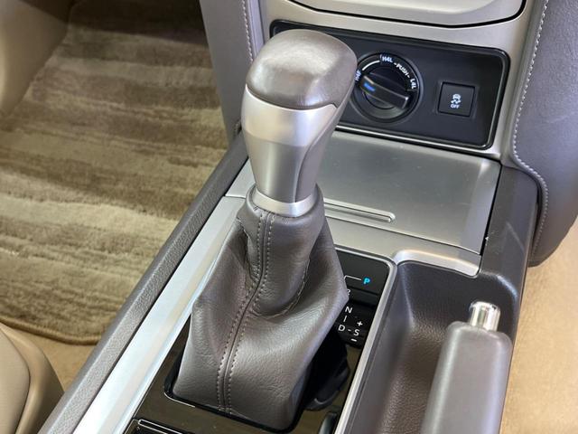 ランドクルーザープラド ＴＸ　Ｌパッケージ　マットブラックエディション　７人乗　ムーンルーフ　禁煙車　純正９型ナビ　マルチテレインモニタ　ベージュ革　セーフティセンス　レーダークルーズ　ブラインドスポットモニタ　パワーシート　シートベンチレーション　ルーフレール（21枚目）