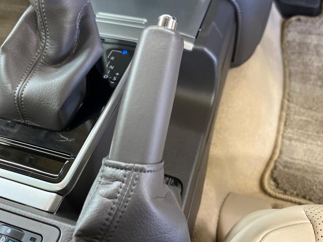 ランドクルーザープラド ＴＸ　Ｌパッケージ　マットブラックエディション　７人乗　ムーンルーフ　禁煙車　純正９型ナビ　マルチテレインモニタ　ベージュ革　セーフティセンス　レーダークルーズ　ブラインドスポットモニタ　パワーシート　シートベンチレーション　ルーフレール（22枚目）