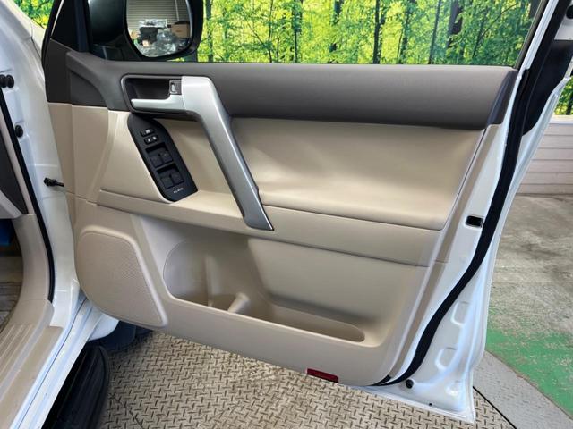 ランドクルーザープラド ＴＸ　Ｌパッケージ　マットブラックエディション　７人乗　ムーンルーフ　禁煙車　純正９型ナビ　マルチテレインモニタ　ベージュ革　セーフティセンス　レーダークルーズ　ブラインドスポットモニタ　パワーシート　シートベンチレーション　ルーフレール（52枚目）