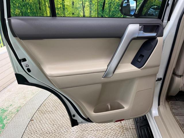 ランドクルーザープラド ＴＸ　Ｌパッケージ　マットブラックエディション　７人乗　ムーンルーフ　禁煙車　純正９型ナビ　マルチテレインモニタ　ベージュ革　セーフティセンス　レーダークルーズ　ブラインドスポットモニタ　パワーシート　シートベンチレーション　ルーフレール（54枚目）