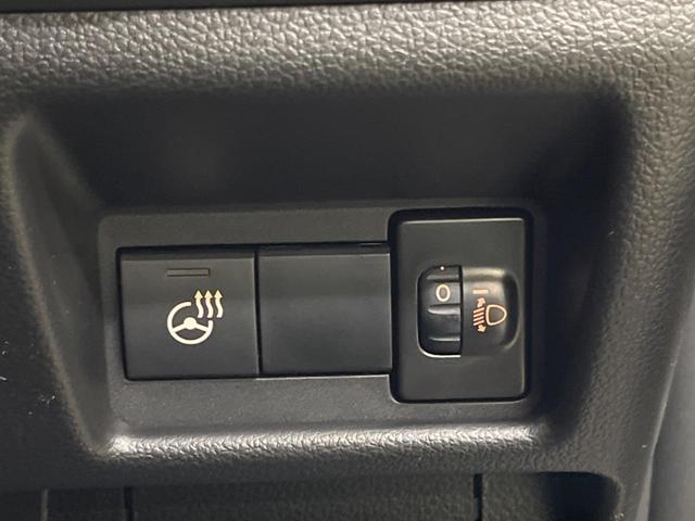 スペーシアカスタム ハイブリッドＸＳ　届出済未使用車　２トーンルーフ　セーフティサポート　両側電動ドア　アダプティブクルーズ　ＬＥＤヘッド　純正１５インチＡＷ　半革シート　シートヒーター　後席サーキュレーター　サンシェード　オットマン（6枚目）