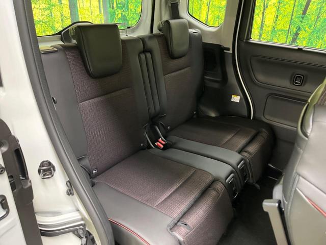 スペーシアカスタム ハイブリッドＸＳ　届出済未使用車　２トーンルーフ　セーフティサポート　両側電動ドア　アダプティブクルーズ　ＬＥＤヘッド　純正１５インチＡＷ　半革シート　シートヒーター　後席サーキュレーター　サンシェード　オットマン（9枚目）