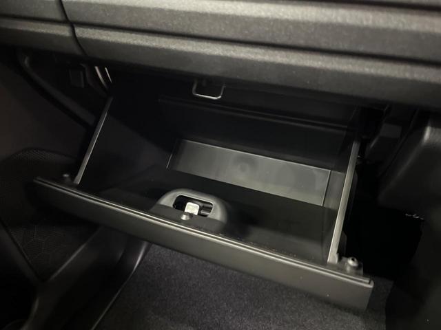 スペーシアカスタム ハイブリッドＸＳ　届出済未使用車　２トーンルーフ　セーフティサポート　両側電動ドア　アダプティブクルーズ　ＬＥＤヘッド　純正１５インチＡＷ　半革シート　シートヒーター　後席サーキュレーター　サンシェード　オットマン（50枚目）