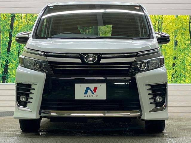 ヴォクシー ＺＳ　煌ＩＩ　禁煙車　純正９型ナビＴＶ　純正１２型後席モニター　両側電動ドア　バックカメラ　セーフティセンス　ＬＥＤヘッド　ＬＥＤフォグ　純正１６インチＡＷ　後席サンシェード　ＥＴＣ　前後個別再生　ＤＶＤ再生（14枚目）