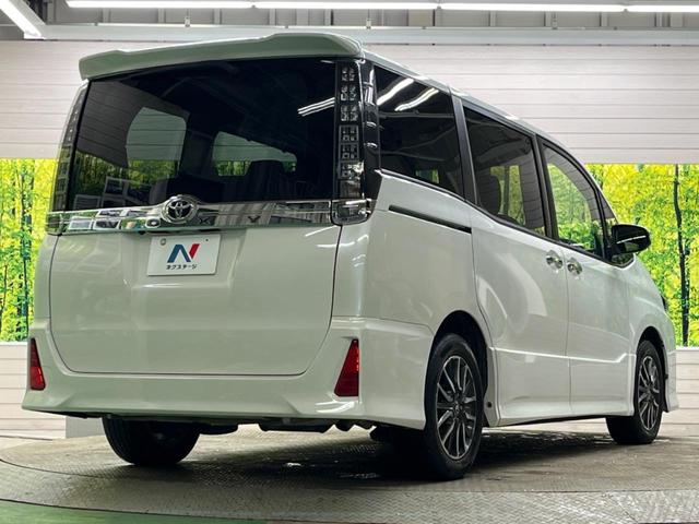 ヴォクシー ＺＳ　煌ＩＩ　禁煙車　純正９型ナビＴＶ　純正１２型後席モニター　両側電動ドア　バックカメラ　セーフティセンス　ＬＥＤヘッド　ＬＥＤフォグ　純正１６インチＡＷ　後席サンシェード　ＥＴＣ　前後個別再生　ＤＶＤ再生（17枚目）