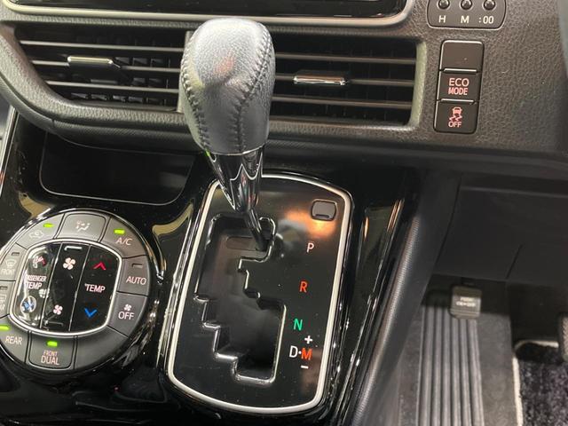 ヴォクシー ＺＳ　煌ＩＩ　禁煙車　純正９型ナビＴＶ　純正１２型後席モニター　両側電動ドア　バックカメラ　セーフティセンス　ＬＥＤヘッド　ＬＥＤフォグ　純正１６インチＡＷ　後席サンシェード　ＥＴＣ　前後個別再生　ＤＶＤ再生（21枚目）