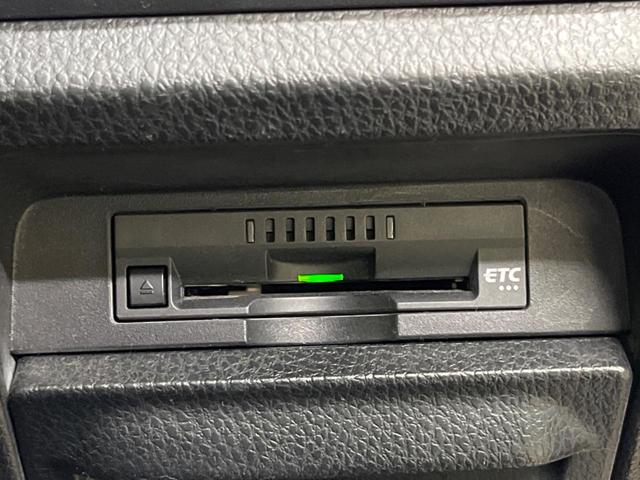 ヴォクシー ＺＳ　煌ＩＩ　禁煙車　純正９型ナビＴＶ　純正１２型後席モニター　両側電動ドア　バックカメラ　セーフティセンス　ＬＥＤヘッド　ＬＥＤフォグ　純正１６インチＡＷ　後席サンシェード　ＥＴＣ　前後個別再生　ＤＶＤ再生（27枚目）