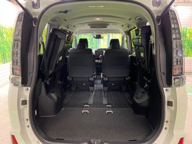 ヴォクシー ＺＳ　煌ＩＩ　禁煙車　純正９型ナビＴＶ　純正１２型後席モニター　両側電動ドア　バックカメラ　セーフティセンス　ＬＥＤヘッド　ＬＥＤフォグ　純正１６インチＡＷ　後席サンシェード　ＥＴＣ　前後個別再生　ＤＶＤ再生（38枚目）