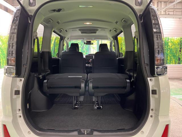 ヴォクシー ＺＳ　煌ＩＩ　禁煙車　純正９型ナビＴＶ　純正１２型後席モニター　両側電動ドア　バックカメラ　セーフティセンス　ＬＥＤヘッド　ＬＥＤフォグ　純正１６インチＡＷ　後席サンシェード　ＥＴＣ　前後個別再生　ＤＶＤ再生（39枚目）