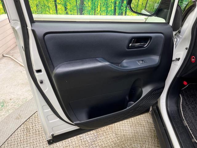 ヴォクシー ＺＳ　煌ＩＩ　禁煙車　純正９型ナビＴＶ　純正１２型後席モニター　両側電動ドア　バックカメラ　セーフティセンス　ＬＥＤヘッド　ＬＥＤフォグ　純正１６インチＡＷ　後席サンシェード　ＥＴＣ　前後個別再生　ＤＶＤ再生（43枚目）