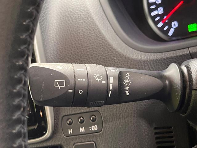 ヴォクシー ＺＳ　煌ＩＩ　禁煙車　純正９型ナビＴＶ　純正１２型後席モニター　両側電動ドア　バックカメラ　セーフティセンス　ＬＥＤヘッド　ＬＥＤフォグ　純正１６インチＡＷ　後席サンシェード　ＥＴＣ　前後個別再生　ＤＶＤ再生（46枚目）